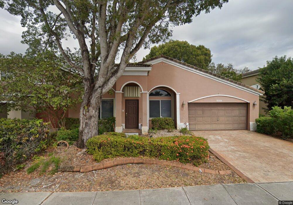 10743 SW 14th Place, Davie, FL 33324 - photo 1