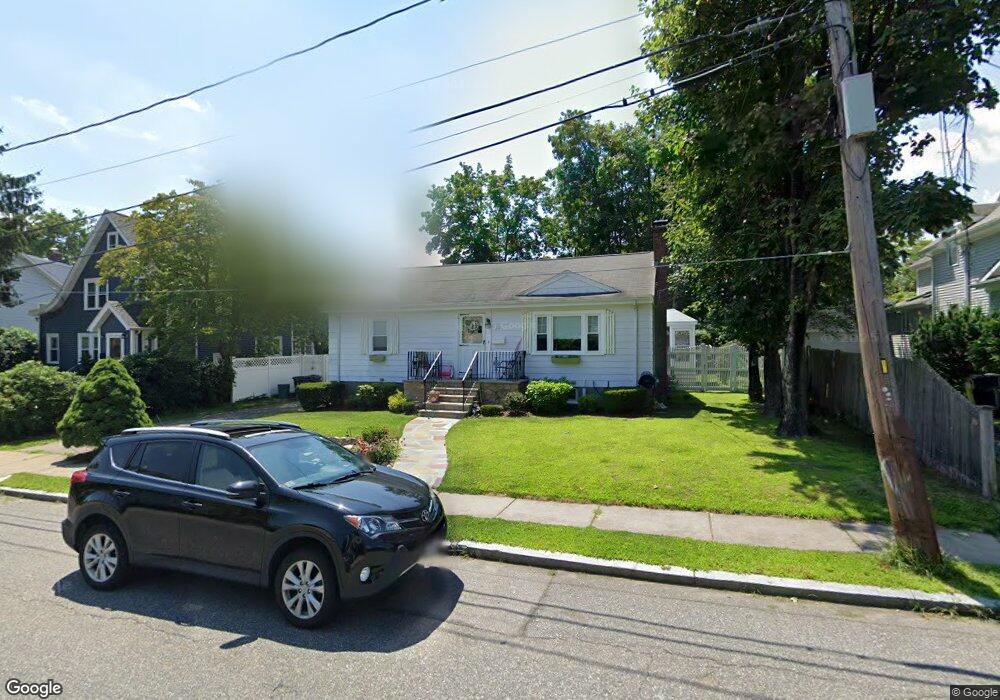 127 Wren St, West Roxbury, MA 02132 - photo 1