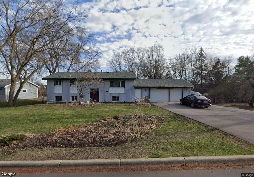 18741 South Ln, Minnetonka, MN 55345 - photo 1