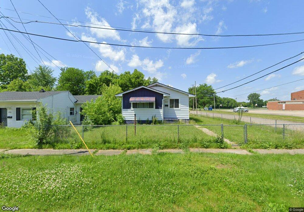 2002 Burr Blvd, Flint, MI 48503 - photo 1