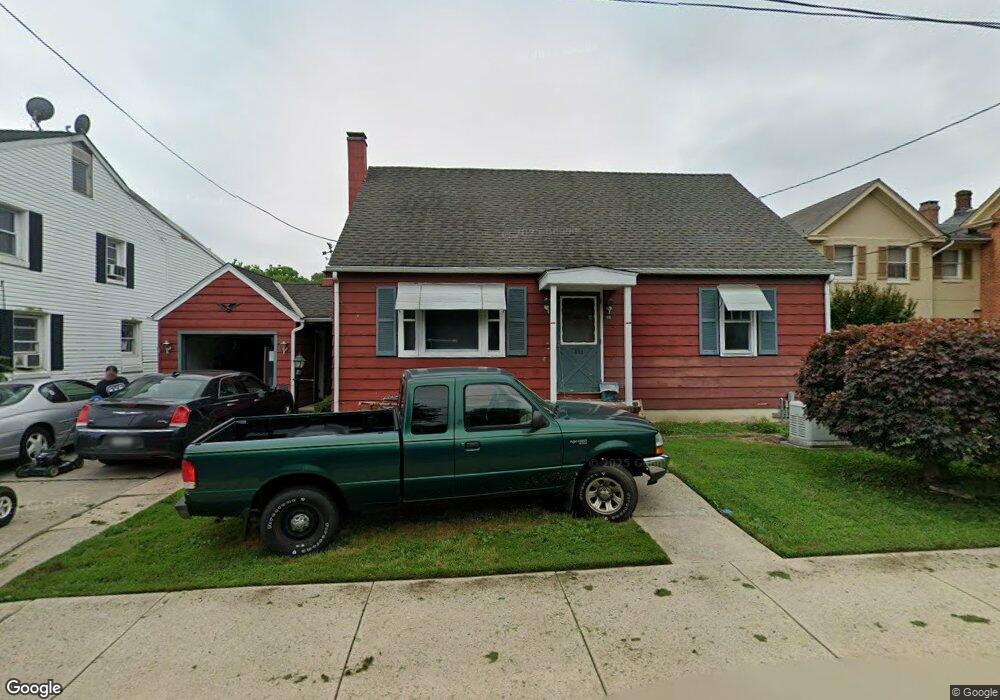 208 N Chestnut St, Bath, PA 18014 - photo 1