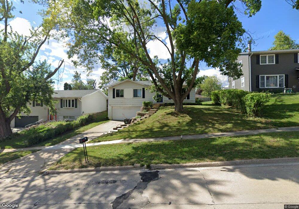 1642 20th St NW, Cedar Rapids, IA 52405 - photo 1