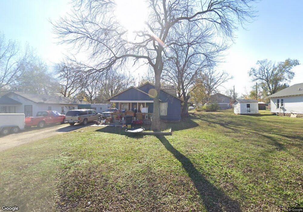 1607 W Broadway St, Henryetta, OK 74437 - photo 1