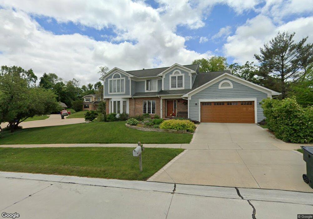 3119 Falcon Dr NE, Cedar Rapids, IA 52402 - photo 1