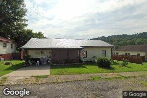 204 Walnut St, Hamlin, WV 25523