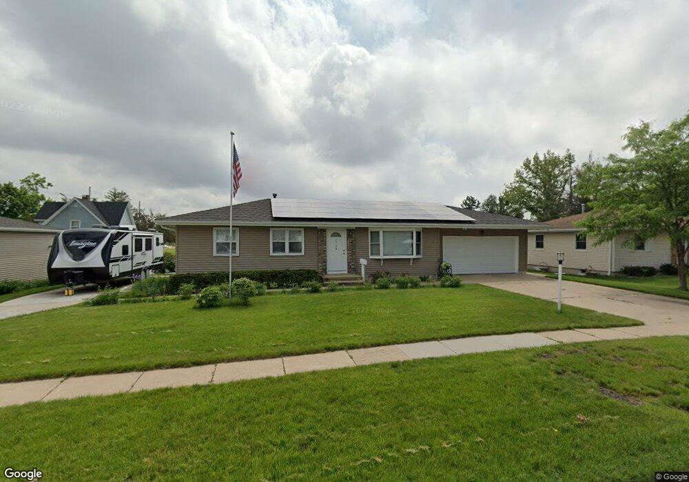 2309 Teresa Dr SW, Cedar Rapids, IA 52404 - photo 1