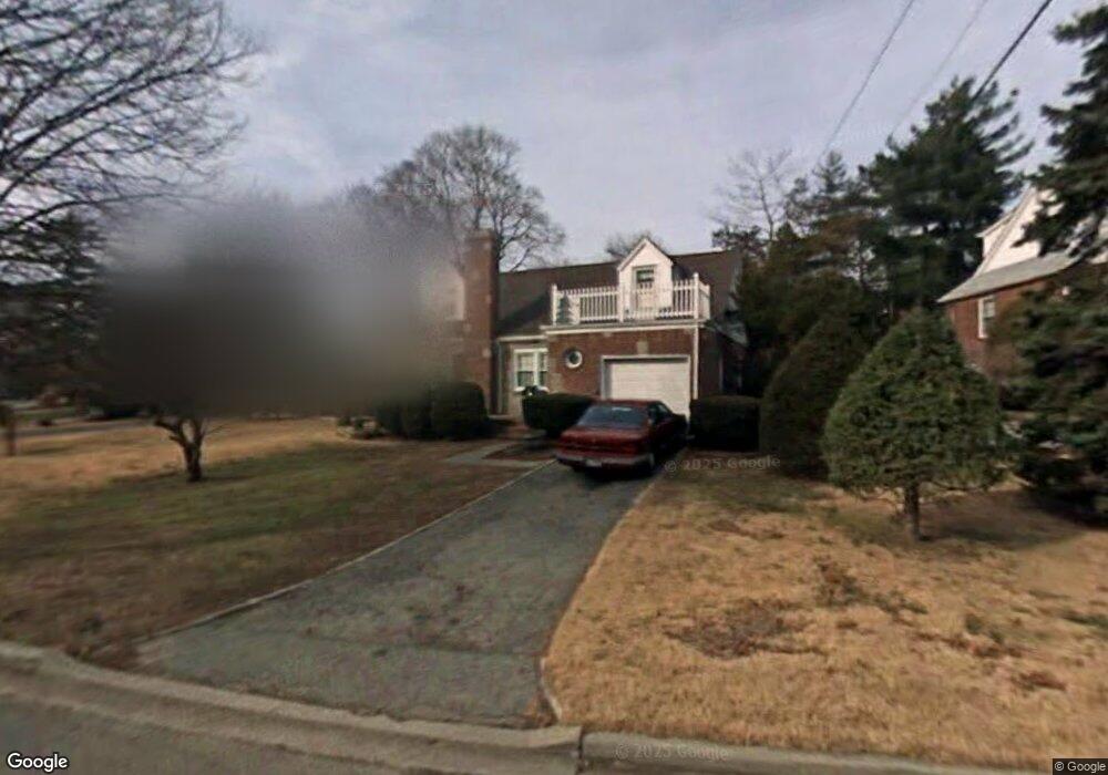 26 Plymouth Dr S, Glen Head, NY 11545 - photo 1