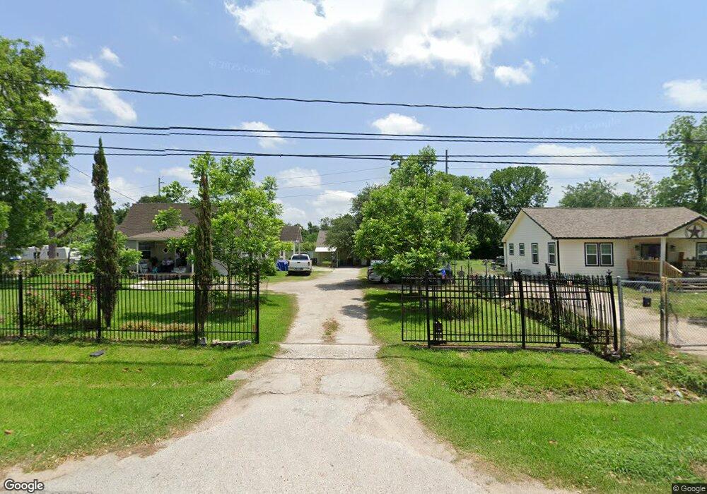 8950 Friendly Rd, Houston, TX 77093 - photo 1