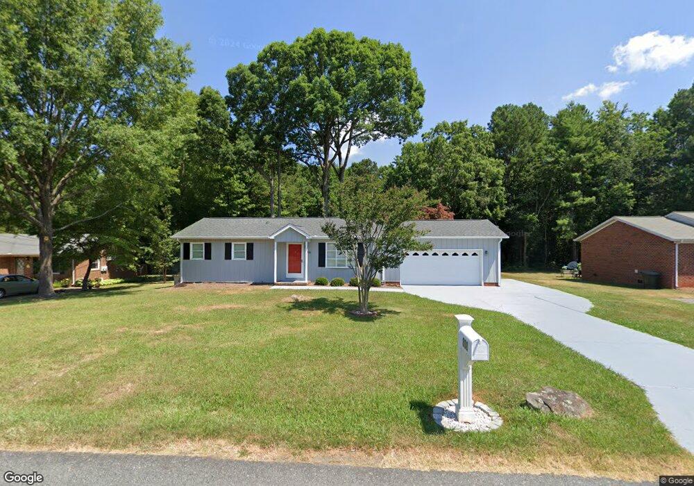800 Sherwood Rd, Asheboro, NC 27205 - photo 1