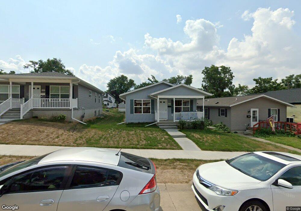 1055 10th Ave SE, Cedar Rapids, IA 52401 - photo 1