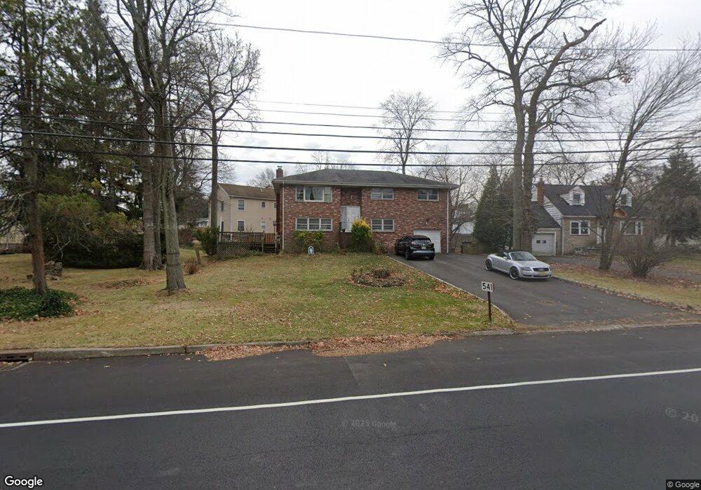 541 Oak Ridge Rd, Clark, NJ 07066 - photo 1