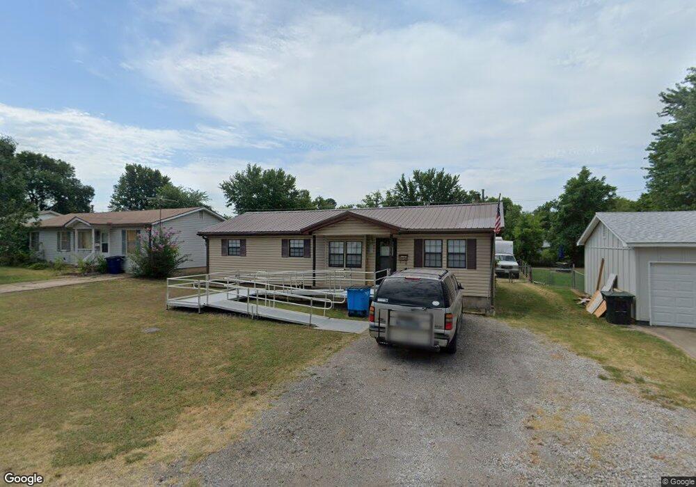 306 E Maple St, Skiatook, OK 74070 - photo 1