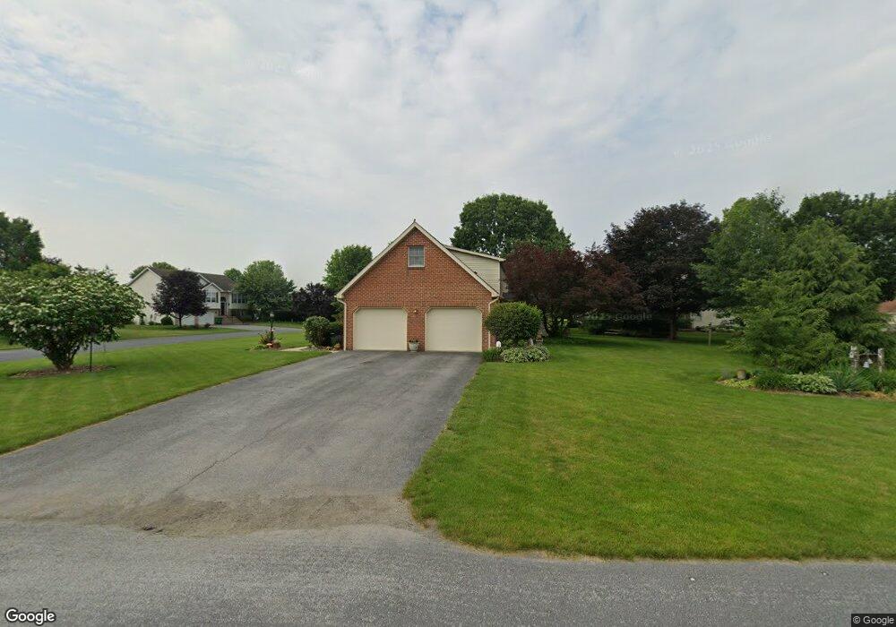 739 Franklin Square Dr, Chambersburg, PA 17201 - photo 1