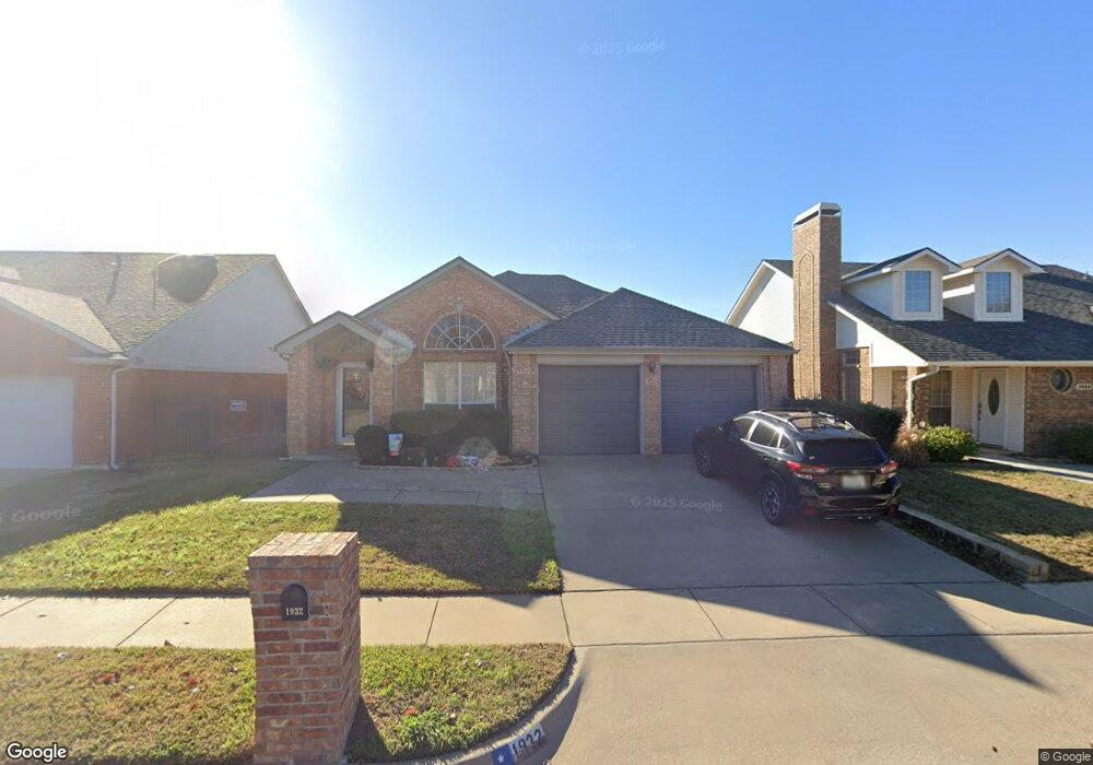 1932 Pine Ridge Dr, Bedford, TX 76021 - photo 1