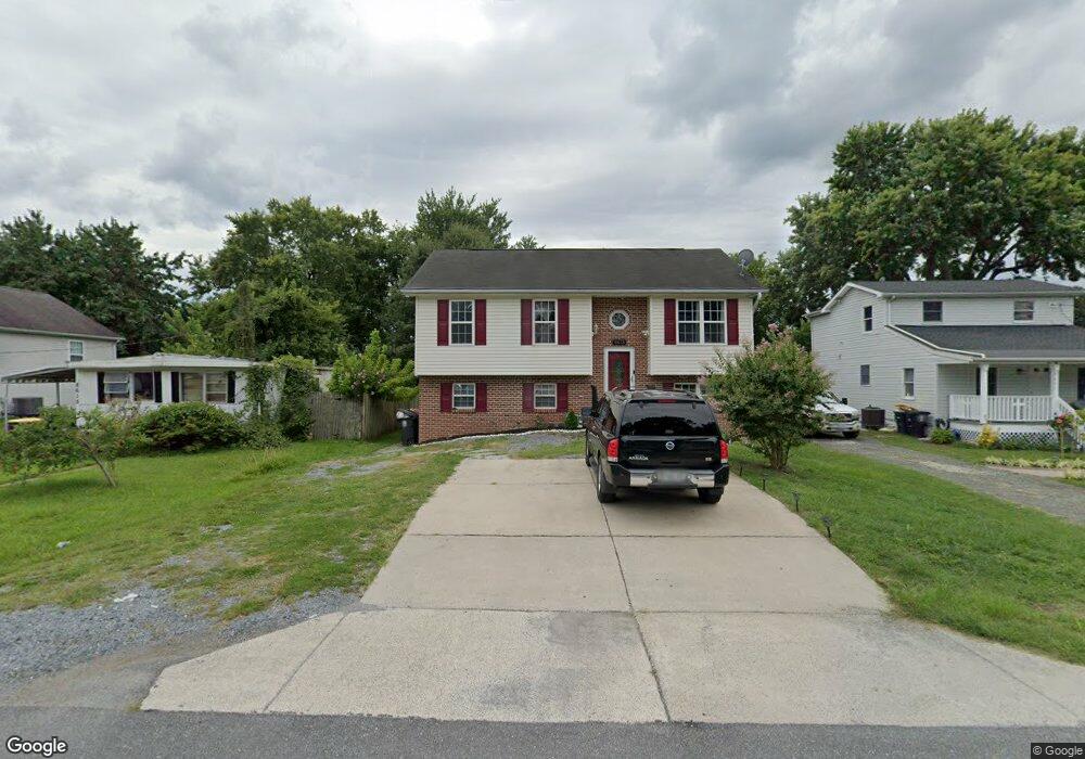 8613 Locust Grove Dr, Laurel, MD 20707 - photo 1