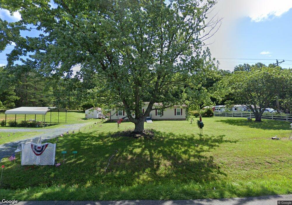 5922 Rolling Rd S, Scottsville, VA 24590 - photo 1