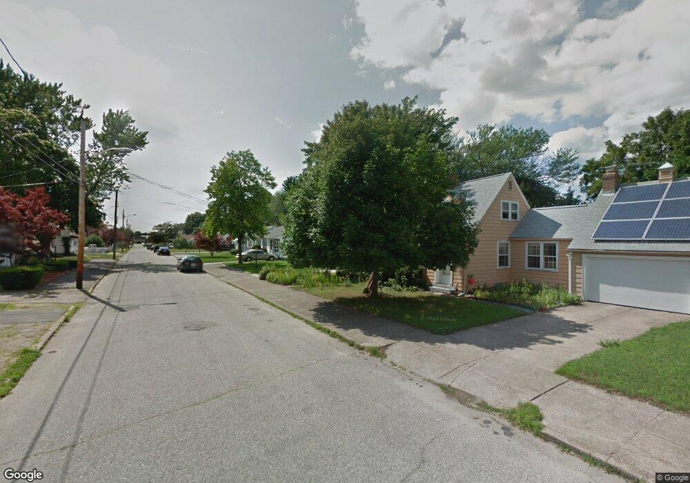 160 Balch St, Pawtucket, RI 02861 - photo 1