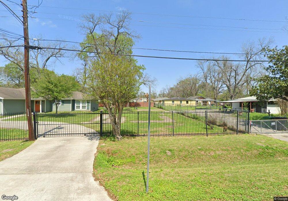 4016 Denmark St, Houston, TX 77016 - photo 1