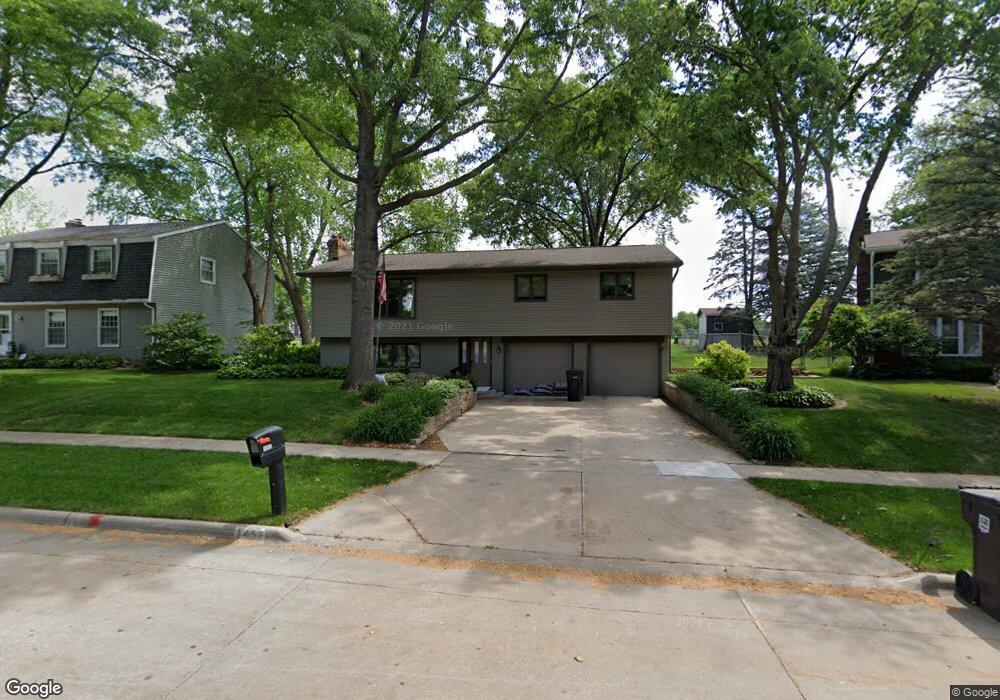 1452 Laurel Cir, Cedar Falls, IA 50613 - photo 1