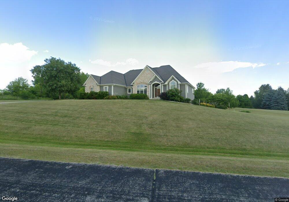 W271N5352 Jessica Dr, Pewaukee, WI 53072 - photo 1