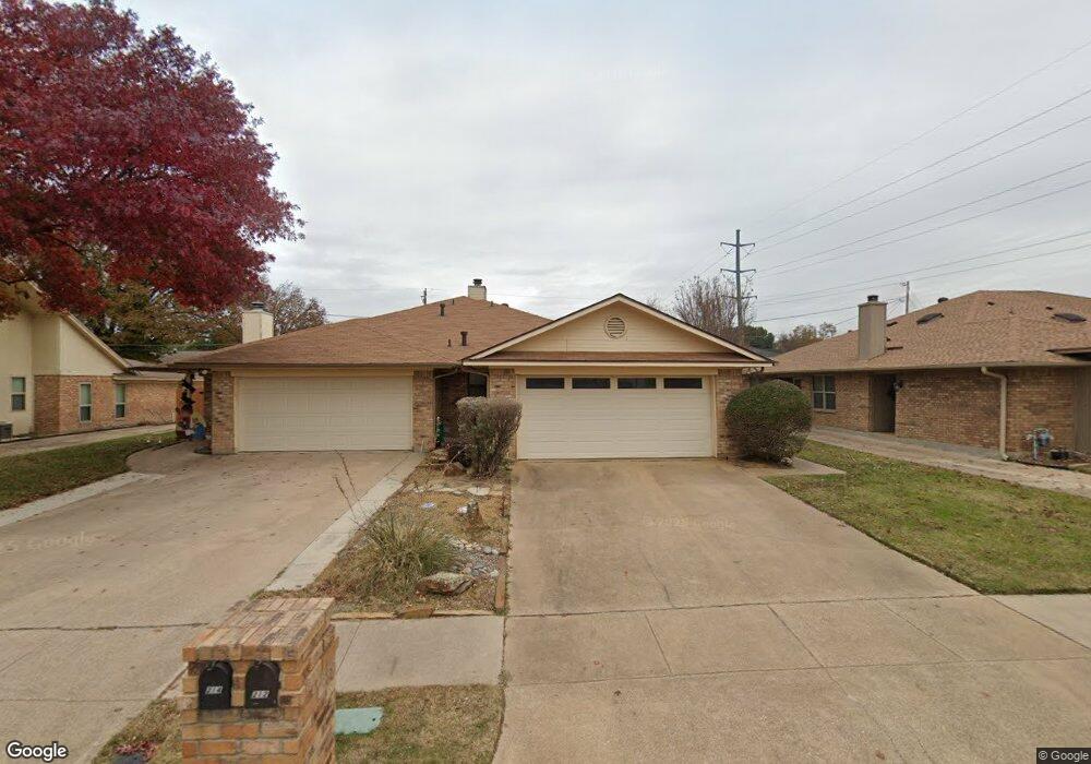 212 Mountainview Dr, Hurst, TX 76054 - photo 1