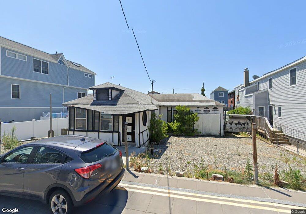 38 W 11th Rd, Broad Channel, NY 11693 - photo 1