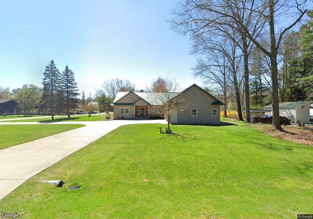 1558 E Ednor Ct, Midland, MI 48640 - photo 1