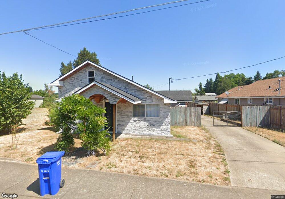 633 E Heintz St, Molalla, OR 97038 - photo 1