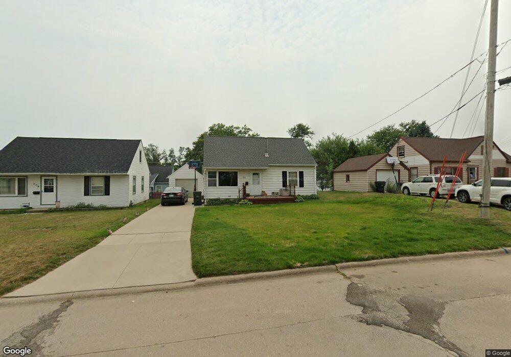 283 22nd Ave SW, Cedar Rapids, IA 52404 - photo 1