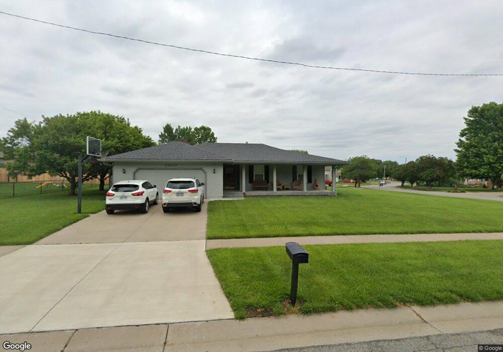 3900 SW 38th Ln, Topeka, KS 66610 - photo 1