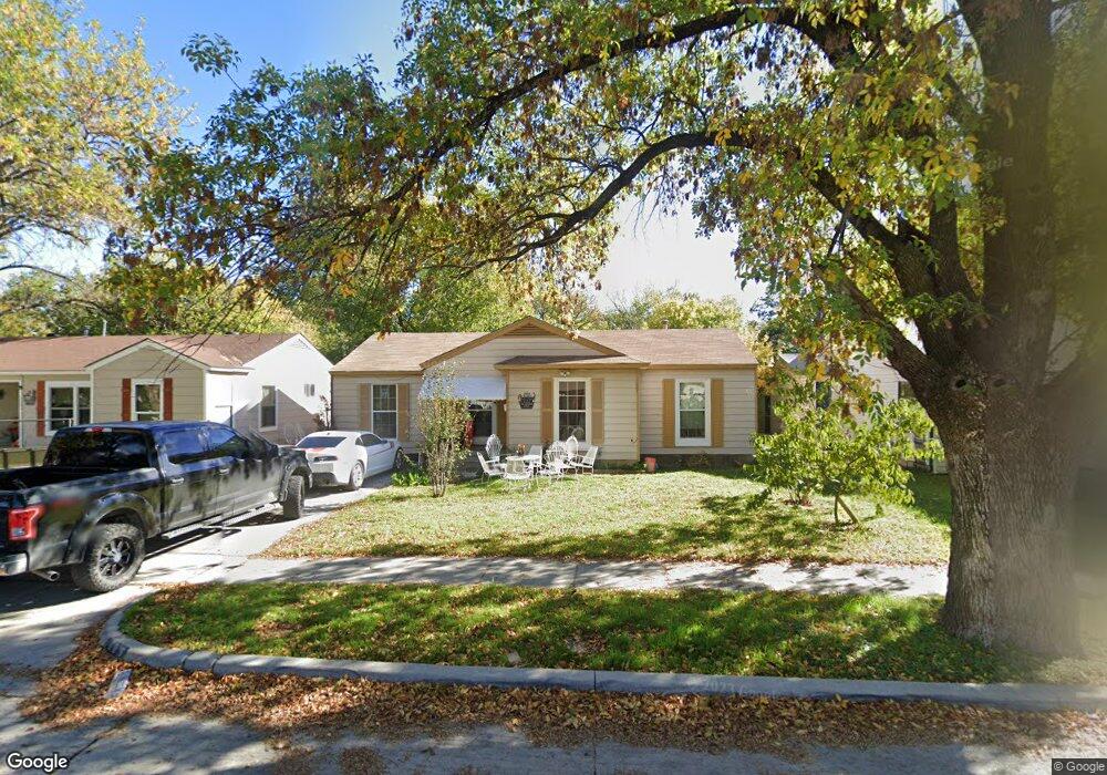 1025 SW 4th St, Grand Prairie, TX 75051 - photo 1