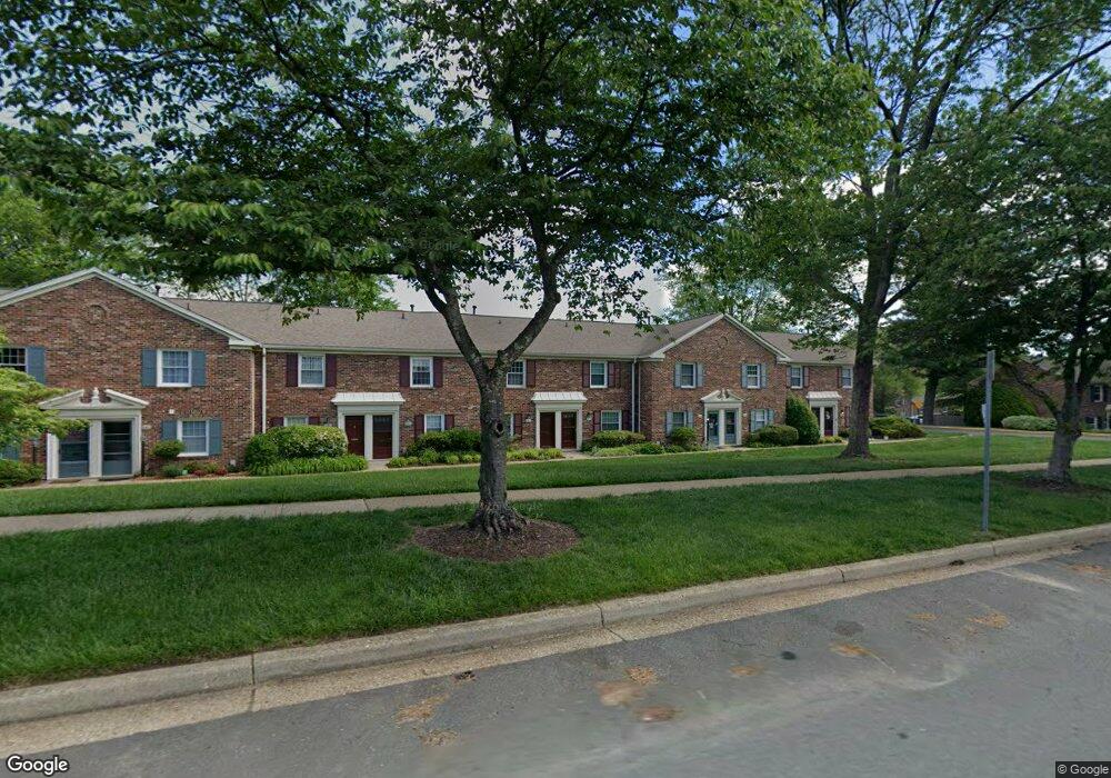 8402 Penshurst Dr unit 584, Springfield, VA 22152 - photo 1