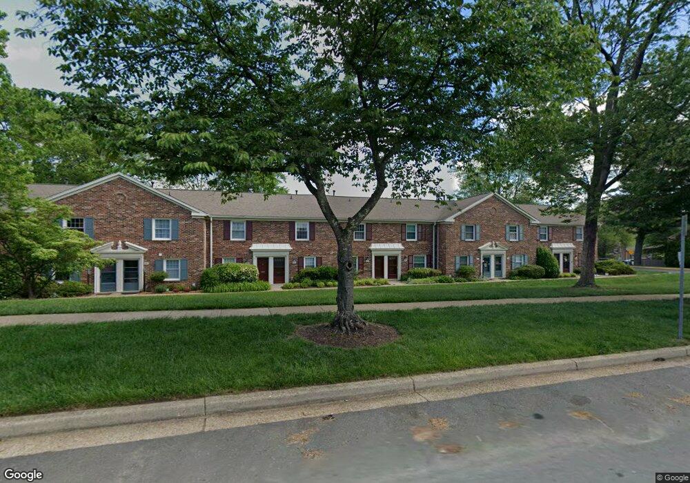 8406 Penshurst Dr unit 586, Springfield, VA 22152 - photo 1