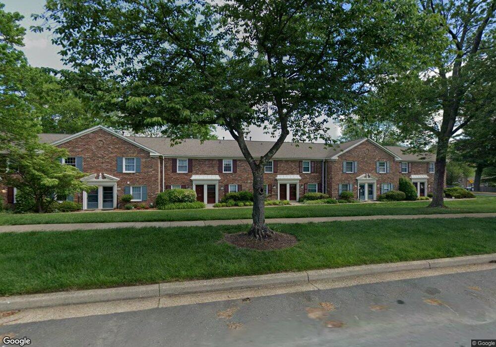 8408 Penshurst Dr unit 587, Springfield, VA 22152 - photo 1