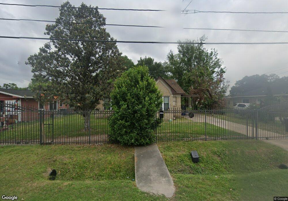 1012 Caplin St, Houston, TX 77022 - photo 1