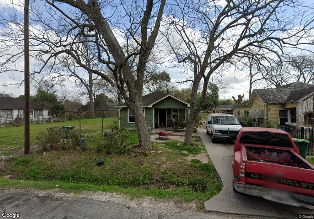 3402 Wayne St, Houston, TX 77026 - photo 1