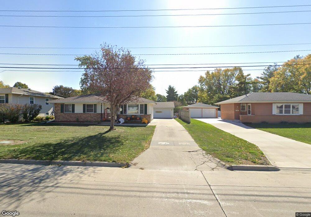 2111 N 4th Ave E, Newton, IA 50208 - photo 1