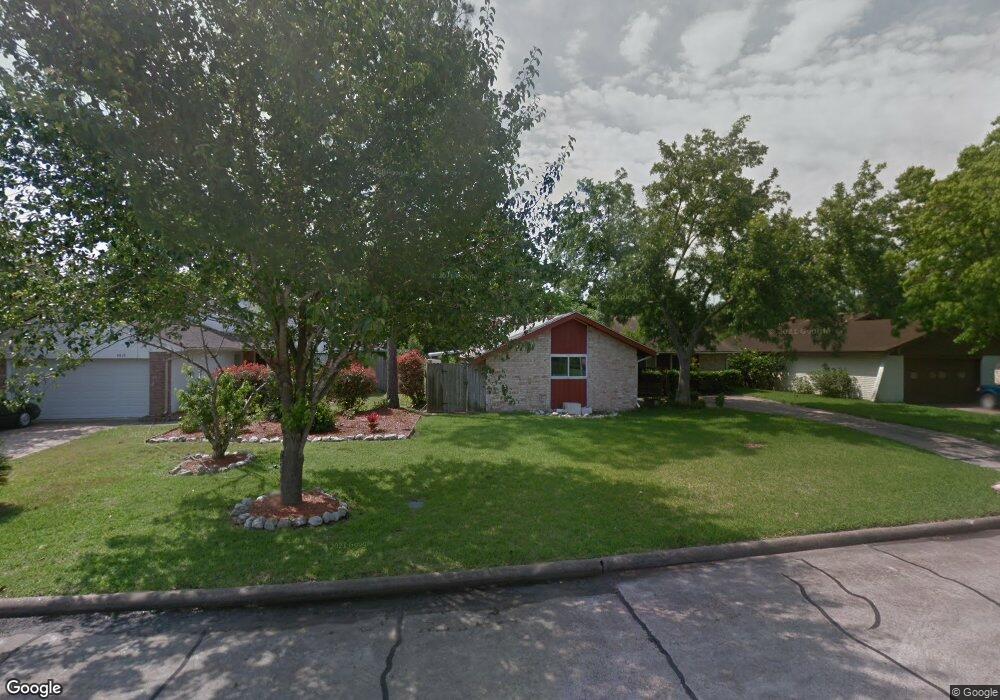 4423 Ravine Dr, Friendswood, TX 77546 - photo 1