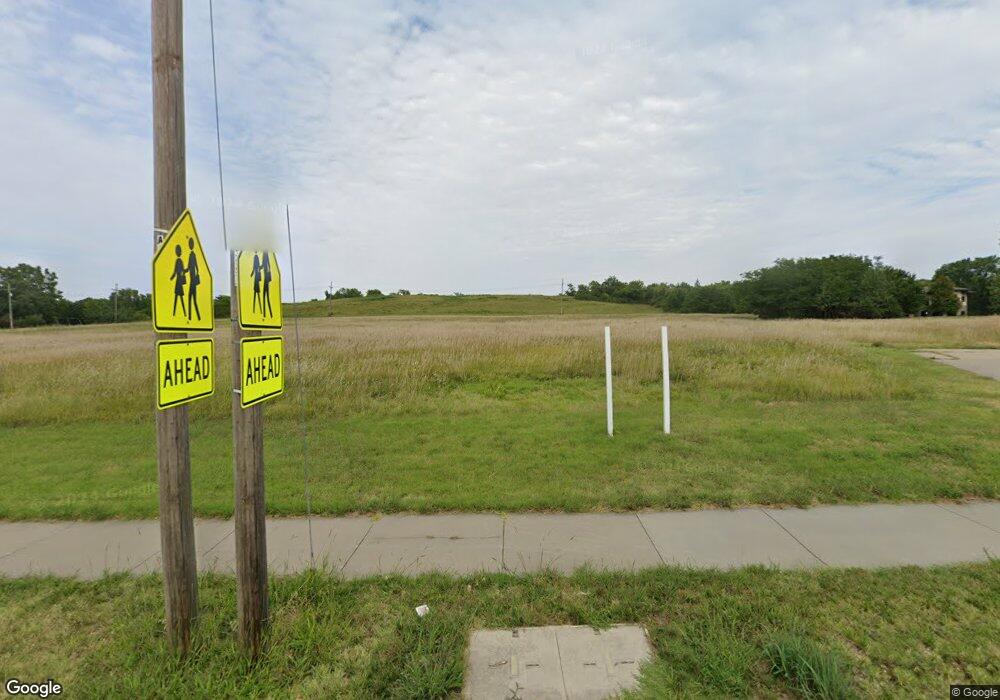 3420 SW Fairlawn Rd, Topeka, KS 66614 - photo 1