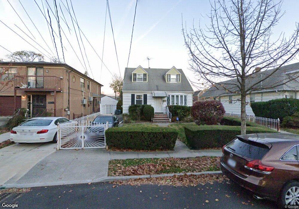 7625 166th St, Fresh Meadows, NY 11366 - photo 1