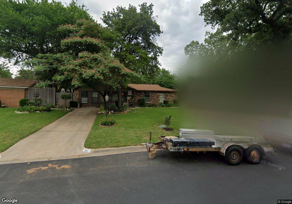 212 Myrtle Dr, Hurst, TX 76053 - photo 1