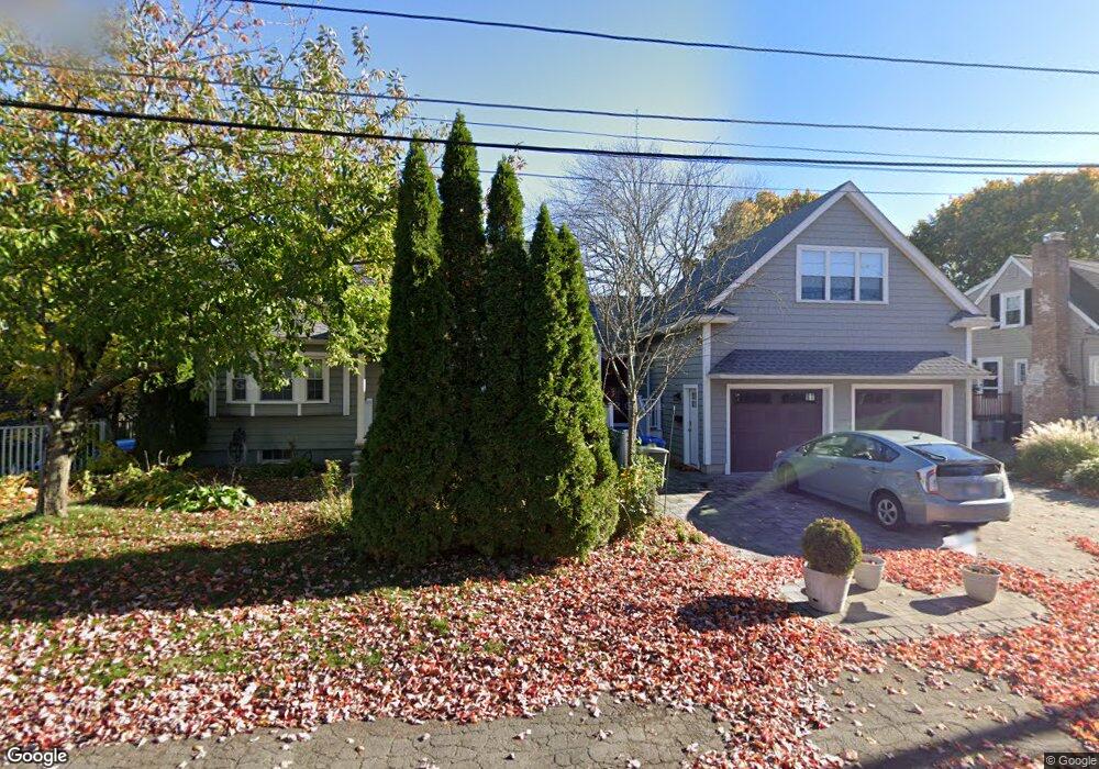 17 Fielding St, Wakefield, MA 01880 - photo 1