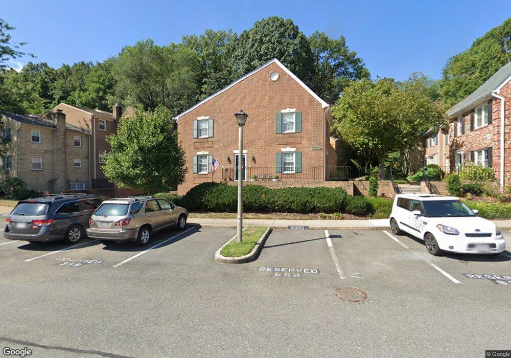 636 N Armistead St unit 19, Alexandria, VA 22312 - photo 1