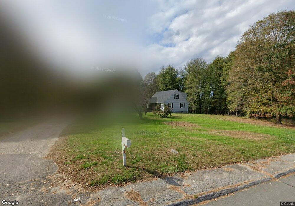 560 Oronoke Rd, Waterbury, CT 06708 - photo 1