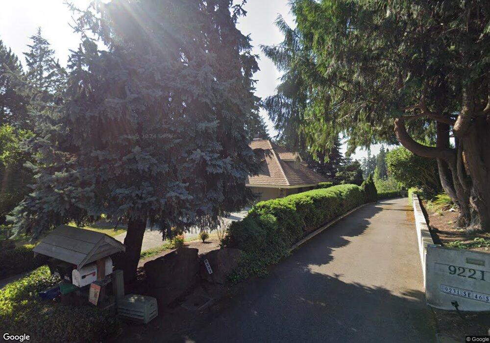 9241 SE 46th St, Mercer Island, WA 98040 - photo 1