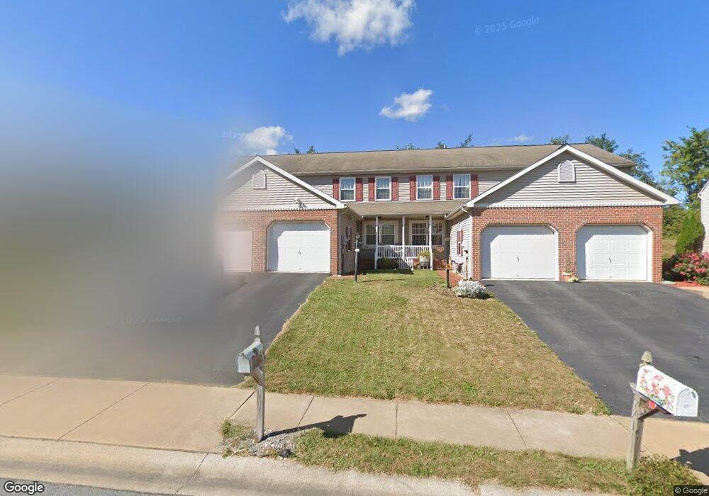 273 W Fulton St, New Holland, PA 17557 - photo 1