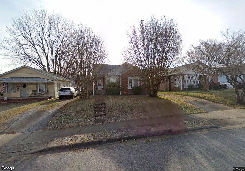 1210 E Myrtle Ave, Johnson City, TN 37601 - photo 1