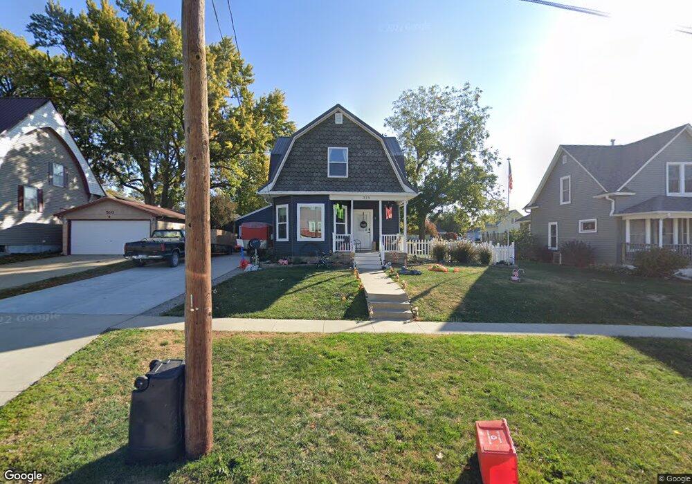 316 E 2nd St S, Newton, IA 50208 - photo 1