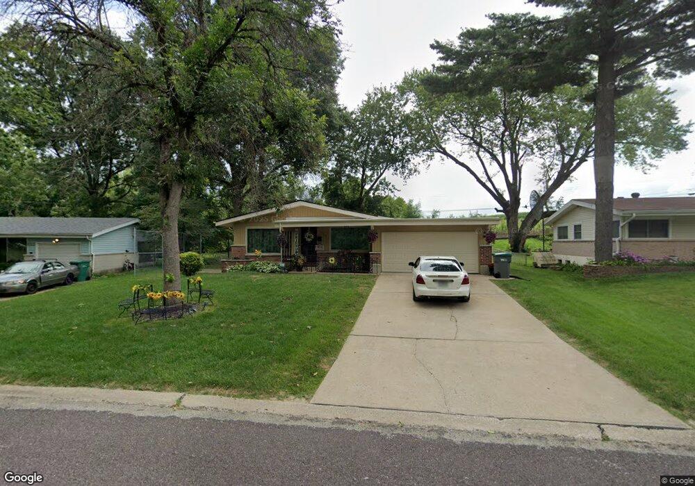 10816 Hallwood Dr, Saint Louis, MO 63136 - photo 1