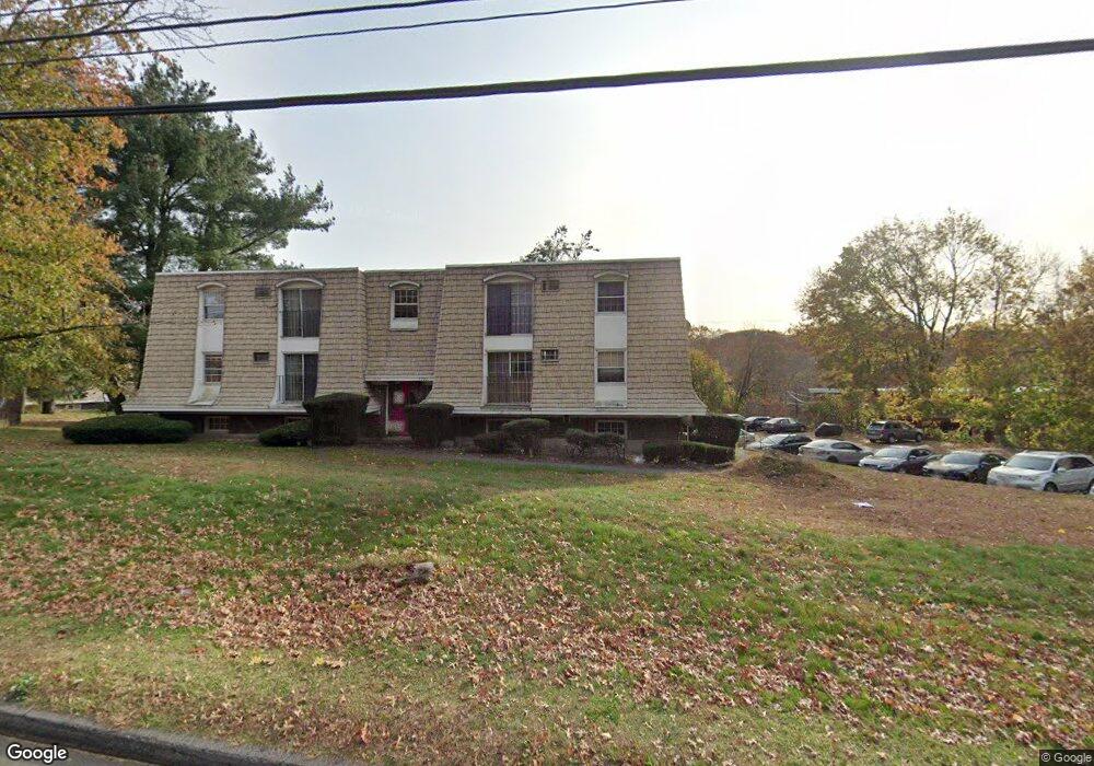1222 Middle Turnpike W unit B1, Manchester, CT 06040 - photo 1